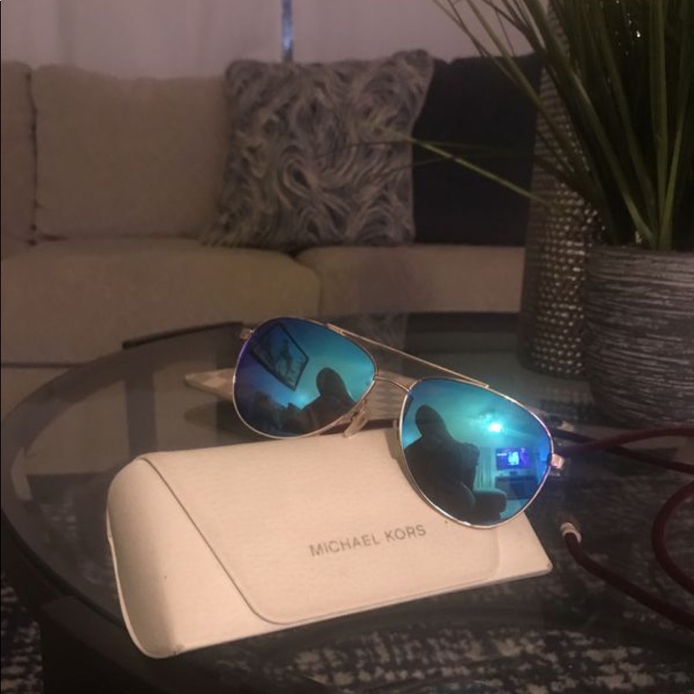 Michael kors sun glasses